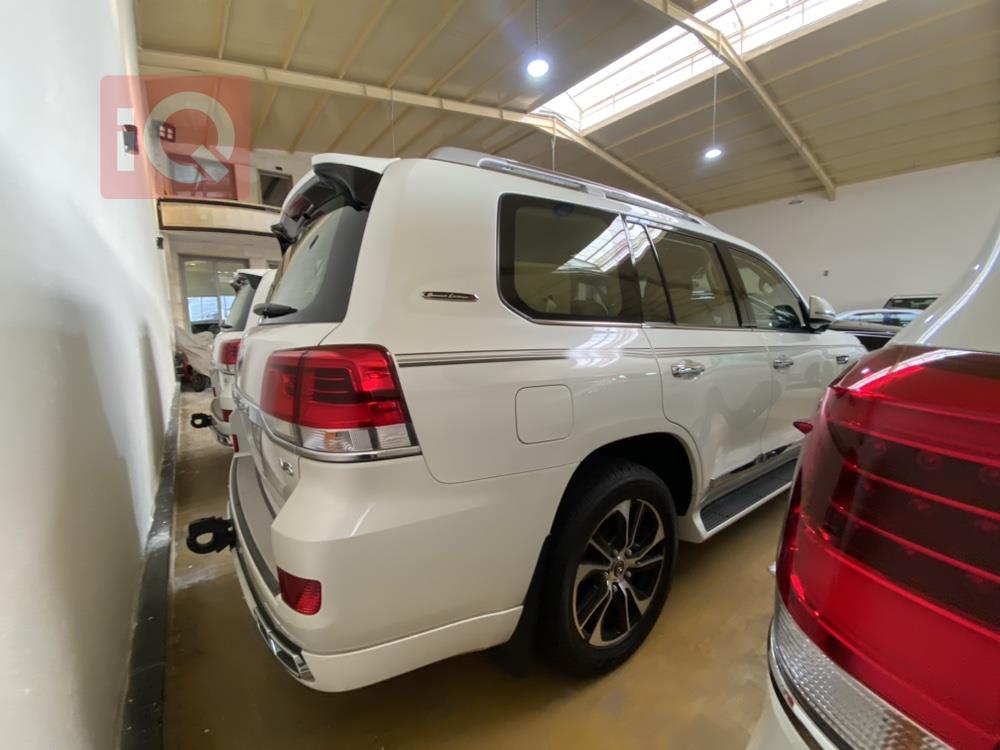 تويوتا لاندكروزر